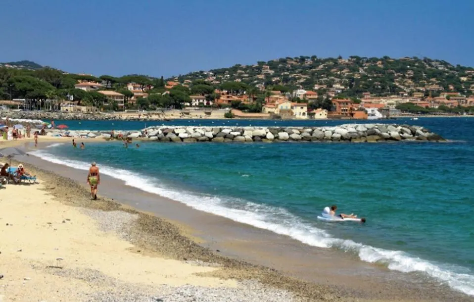 סן-מקסים Haut De Villa A 700 Metres De La Plage, Totalement Independant Et Accessible Par Un Escalier Exterieur צרפת